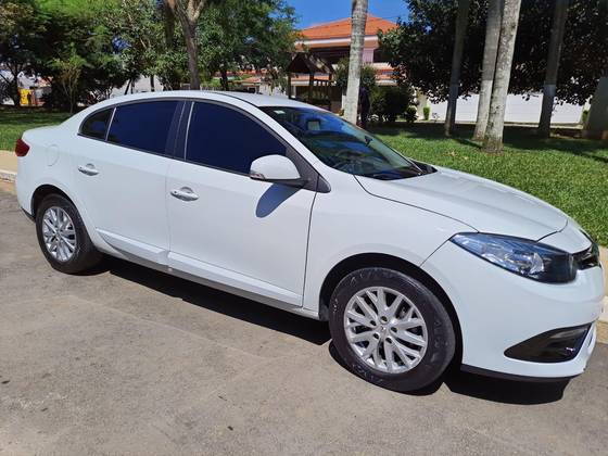 RENAULT FLUENCE 2.0 DYNAMIQUE PLUS 16V FLEX 4P AUTOMÁTICO RENAULT FLUENCE 2.0 DYNAMIQUE PLUS 16V FLEX 4P AUTOMÁTICO